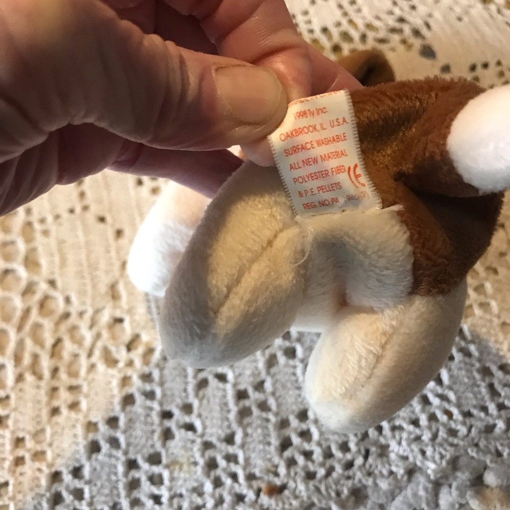 Ty, Inc. Tracker Basset Hound Beanie Baby - Picture 5 of 5
